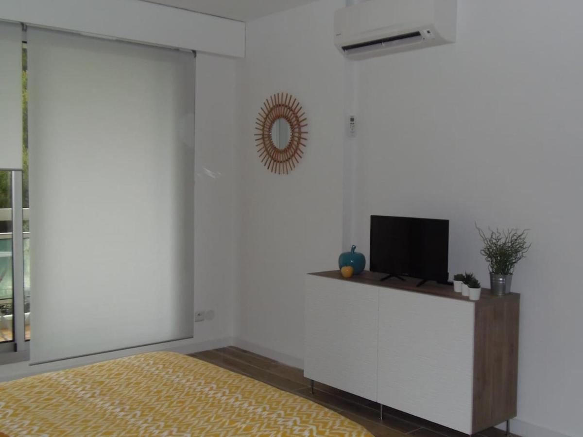 Le Jardin Des Lices Apartment
